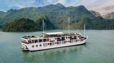 HA LONG BAY - CAT BA ISLAND (CALYPSO CRUISES 4****)  2 DAYS 1 NIGHT