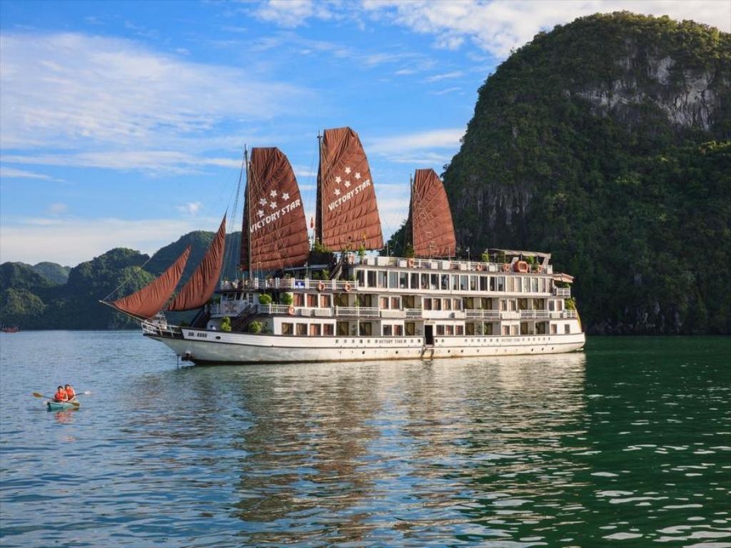 BAI TU LONG BAY 2D1N ON VICTORYA STAR CRUISE 5*****