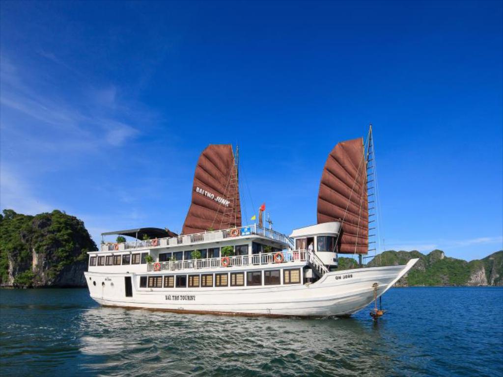 BAI TU LONG BAY 3D2N ON BAI THO JUNKS CRUISE 3*