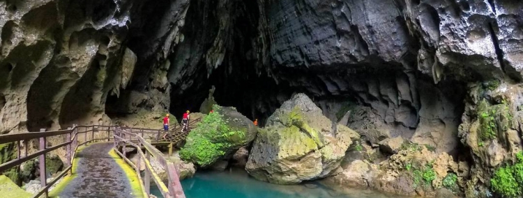 PHONG NHA CAVE AND DARK CAVE