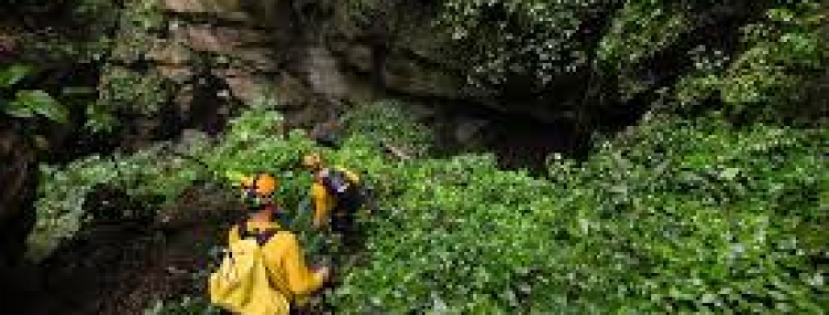 NUOC NUT CAVE 1-DAY DISCOVERY