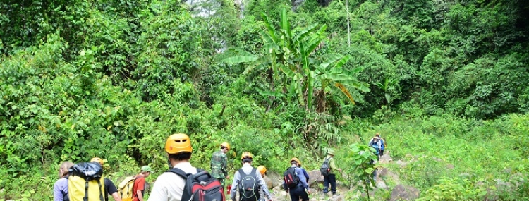 NUOC NUT CAVE 1-DAY DISCOVERY