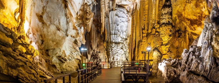 PHONG NHA CAVE AND DARK CAVE