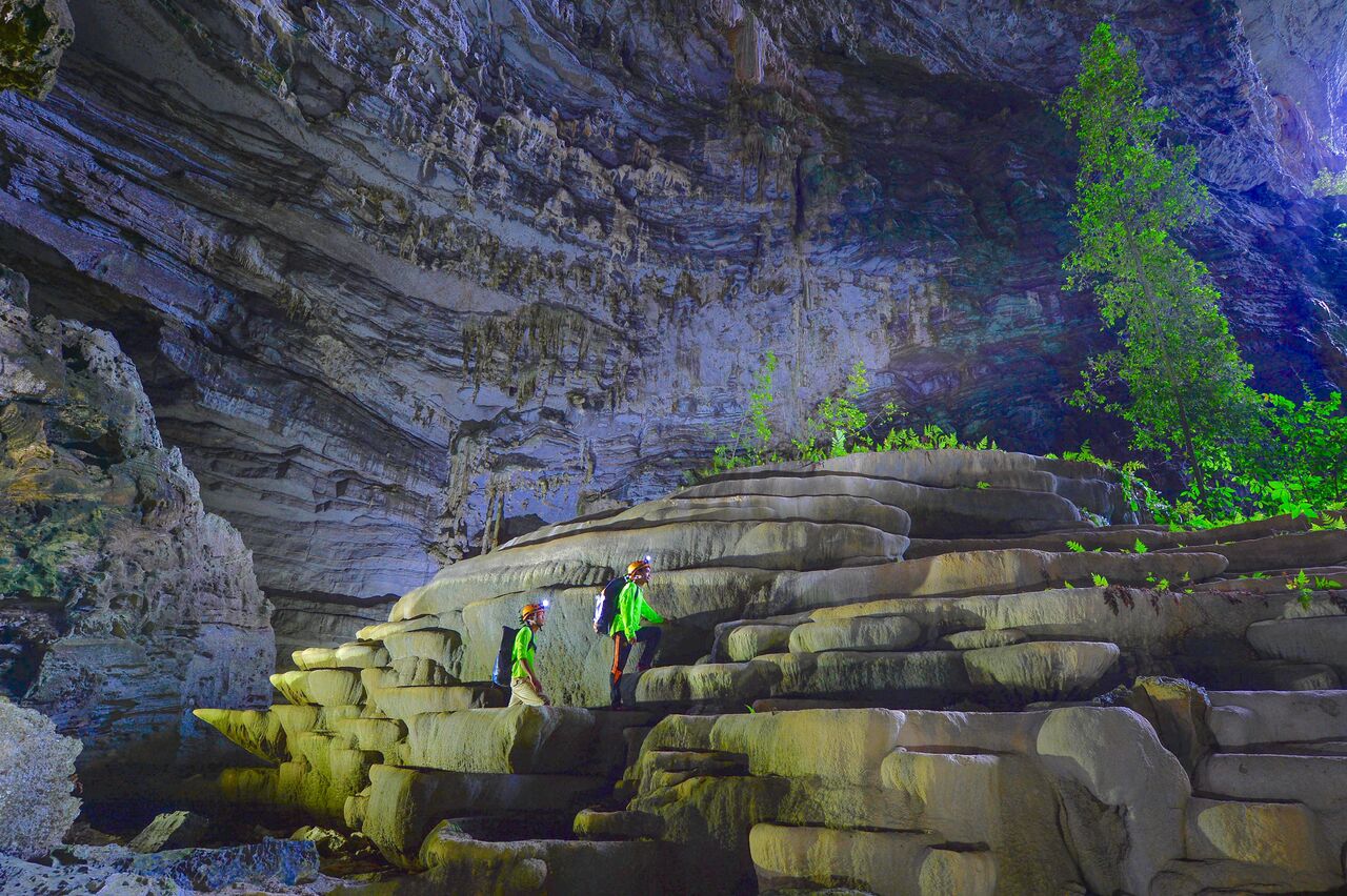 HANG TIEN CAVE FULLDAY TOUR  DISCOVERY