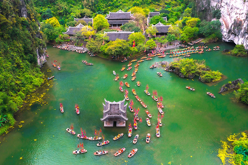 HANOI/NINH BINH - TRANG AN ECOTOURISM  - BAI DINH PAGODA (DAY TOUR)