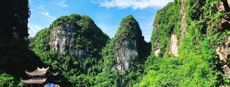 HANOI/NINH BINH - TRANG AN ECOTOURISM  - BAI DINH PAGODA (DAY TOUR)