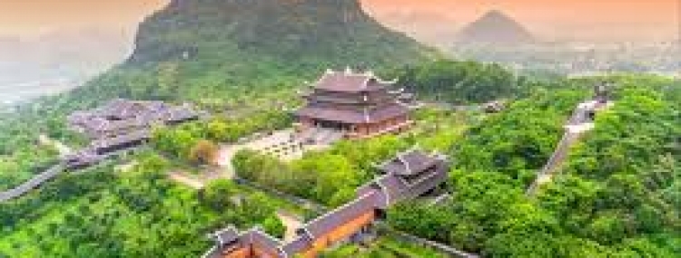 HANOI/NINH BINH - TRANG AN ECOTOURISM  - BAI DINH PAGODA (DAY TOUR)