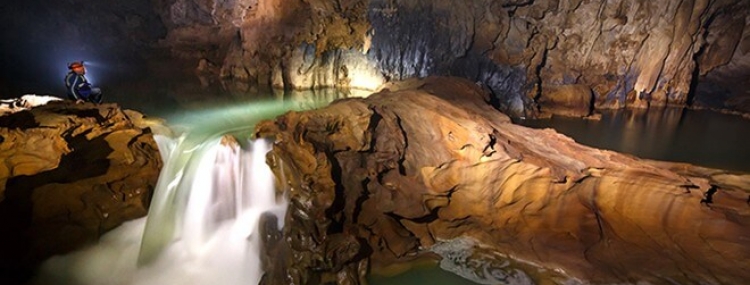 PHONG NHA CAVE AND DARK CAVE