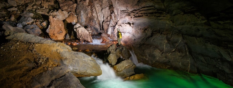 NUOC NUT CAVE 1-DAY DISCOVERY