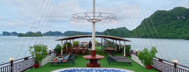 HA LONG BAY - CAT BA ISLAND (CALYPSO CRUISES 4****)  2 DAYS 1 NIGHT