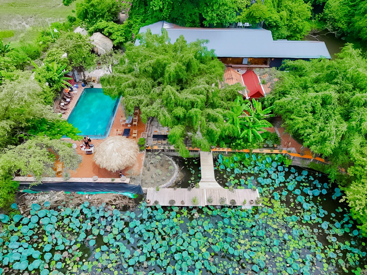 Bungalow family  in the front of river