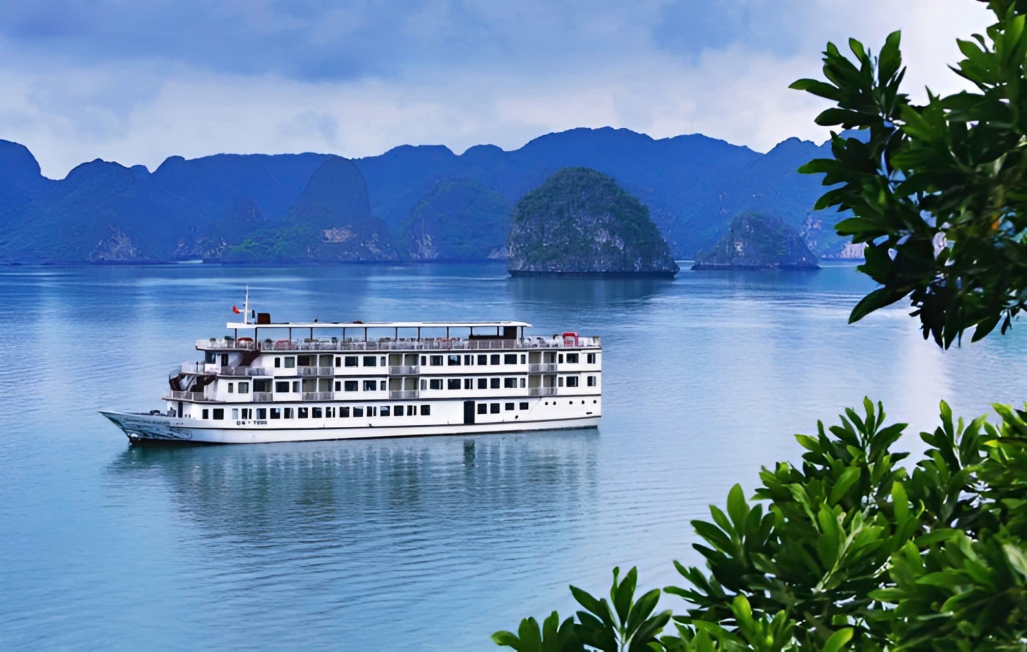 Ha Long CROWN LEGEND CRUISE 4**** deluxe 2D1N