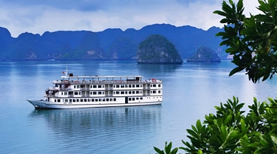 Ha Long CROWN LEGEND CRUISE 4**** deluxe 2D1N