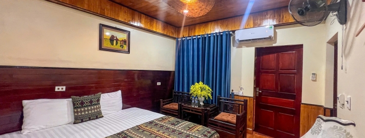 Bungalow double in the front of river