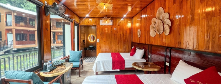 Quadruple bungalow in the front of river