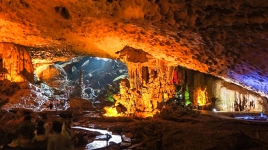 PHONG NHA CAVE AND DARK CAVE